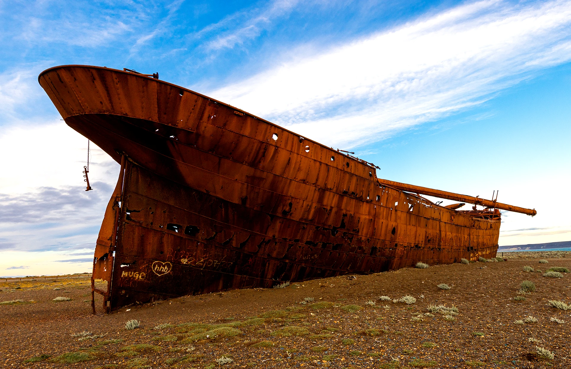 Drei Nächte Wind. Río Gallegos. Und ein Schiffswrack im Morgenlicht.